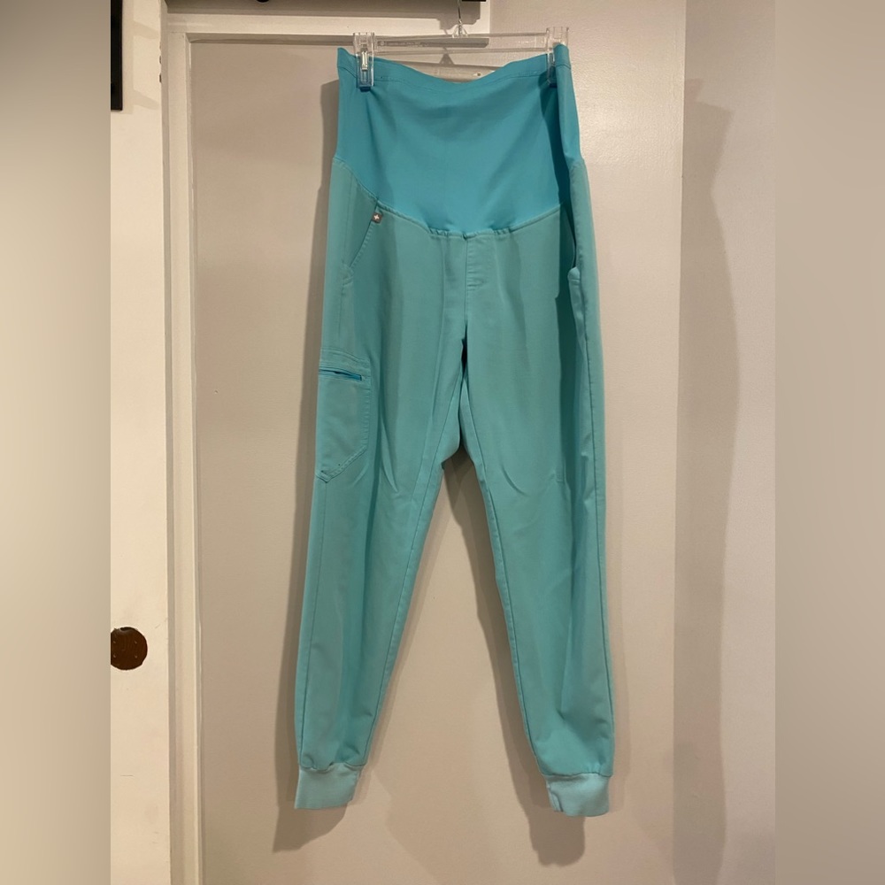 Maternity jogger style scrub pants